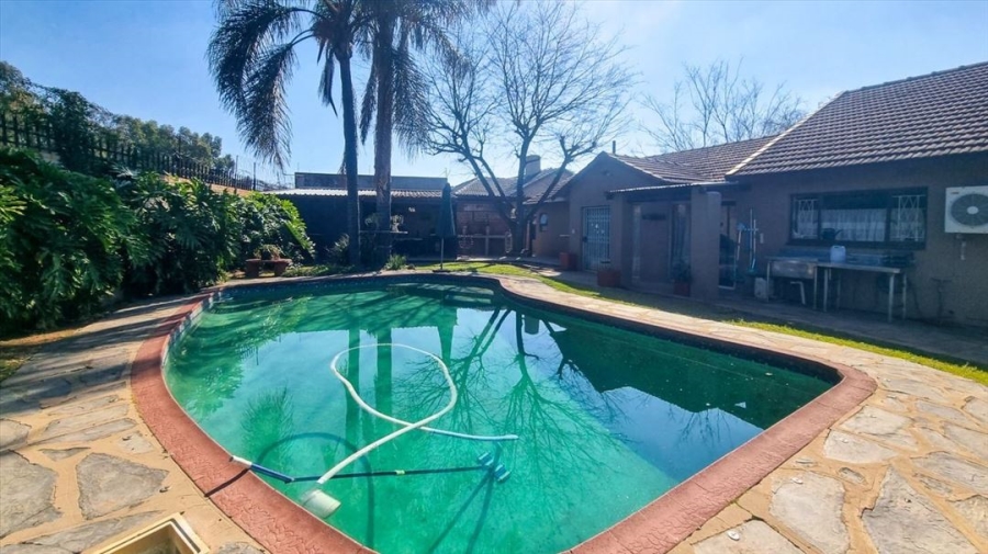 4 Bedroom Property for Sale in Morehill Gauteng