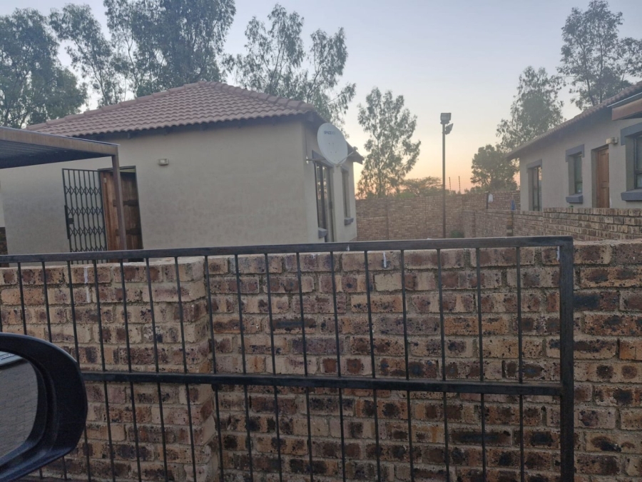 2 Bedroom Property for Sale in Chantelle Gauteng