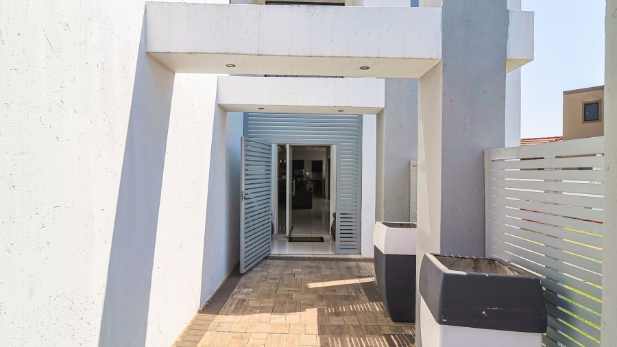 4 Bedroom Property for Sale in Honeydew Manor Gauteng