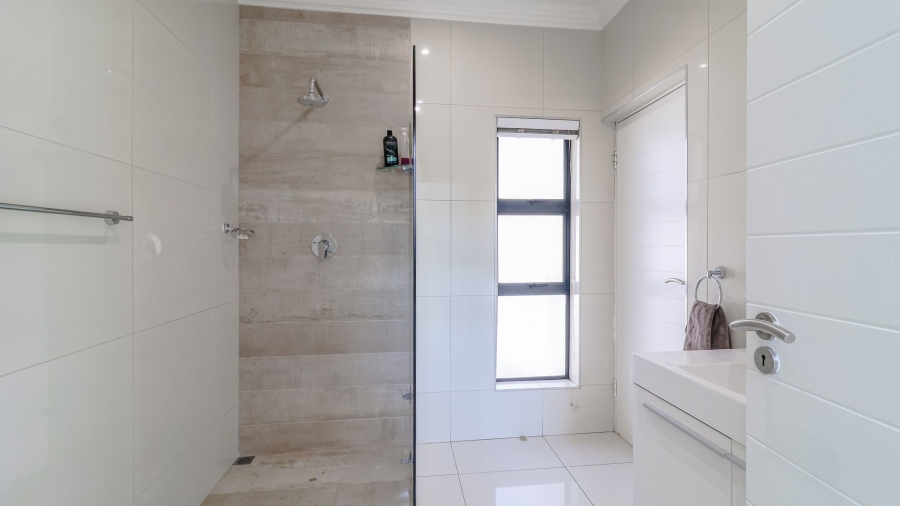 4 Bedroom Property for Sale in Honeydew Manor Gauteng