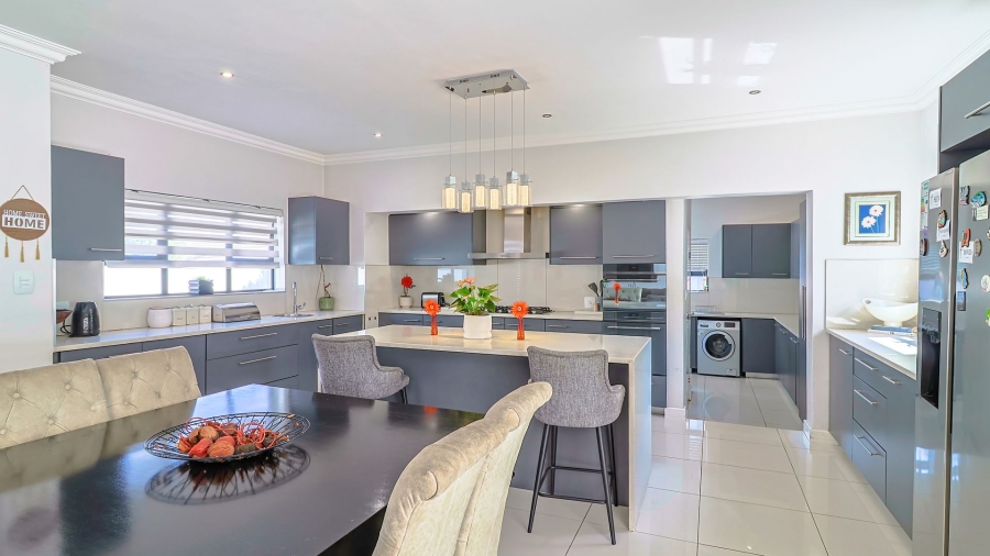4 Bedroom Property for Sale in Honeydew Manor Gauteng