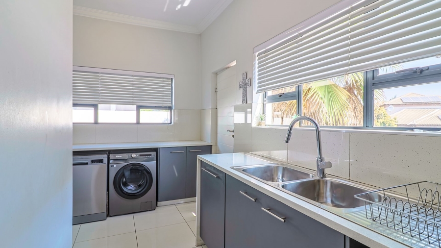 4 Bedroom Property for Sale in Honeydew Manor Gauteng