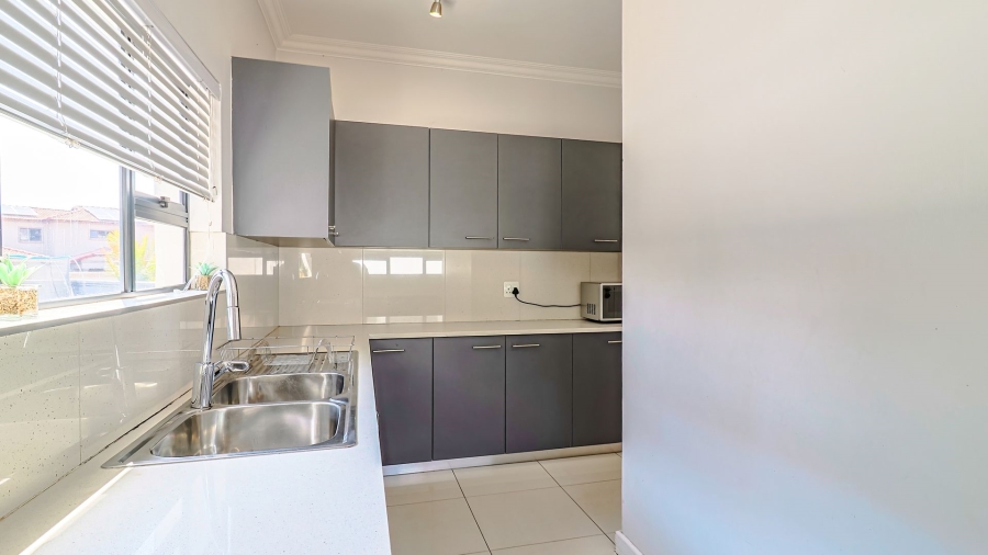 4 Bedroom Property for Sale in Honeydew Manor Gauteng