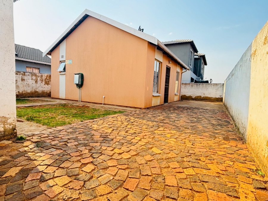 2 Bedroom Property for Sale in Sky City Gauteng