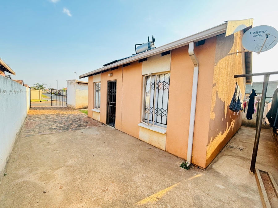 2 Bedroom Property for Sale in Sky City Gauteng