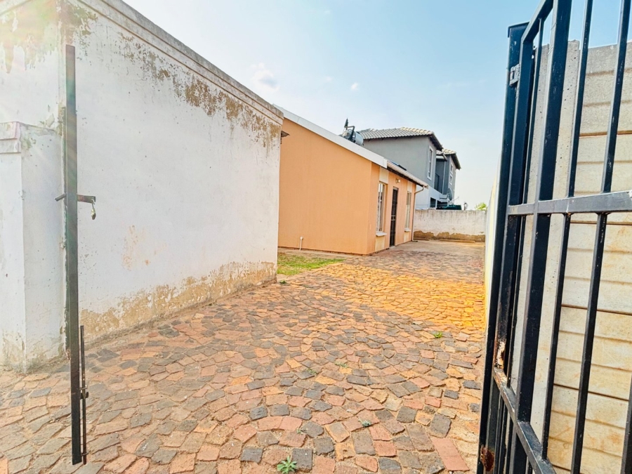 2 Bedroom Property for Sale in Sky City Gauteng