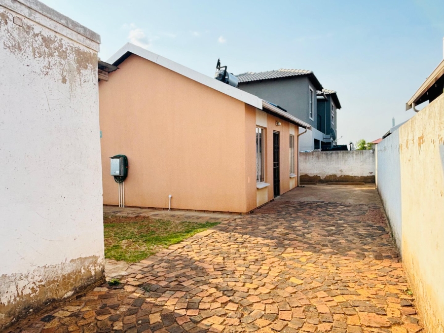 2 Bedroom Property for Sale in Sky City Gauteng
