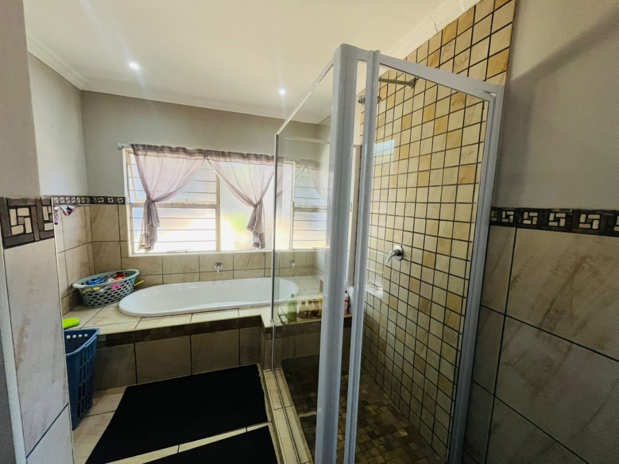 4 Bedroom Property for Sale in Jukskei Park Gauteng