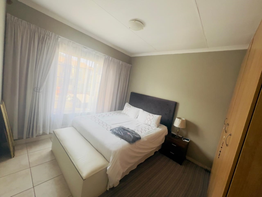 2 Bedroom Property for Sale in Meredale Gauteng