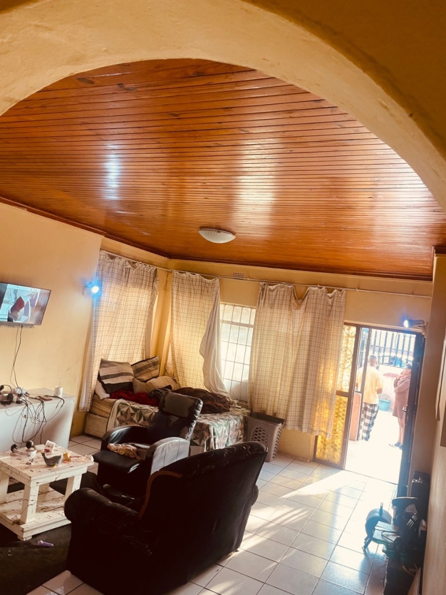 8 Bedroom Property for Sale in South Hills Gauteng