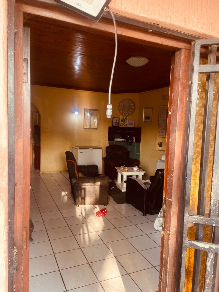 8 Bedroom Property for Sale in South Hills Gauteng