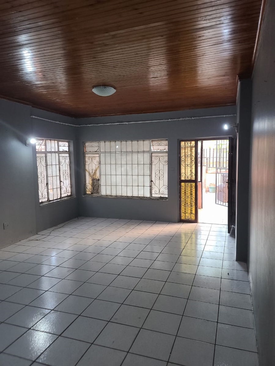 8 Bedroom Property for Sale in South Hills Gauteng