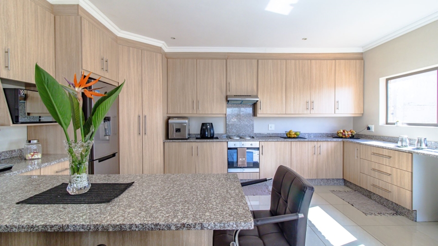 3 Bedroom Property for Sale in Oakdene Gauteng