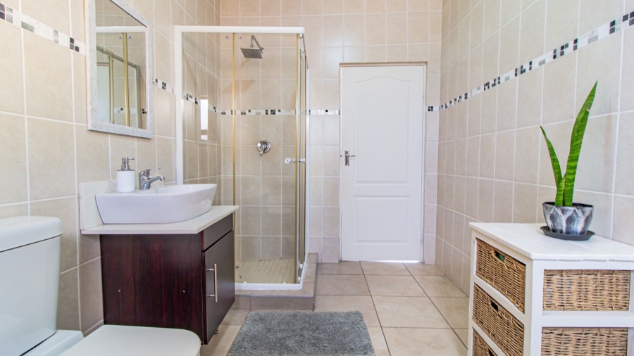 3 Bedroom Property for Sale in Oakdene Gauteng