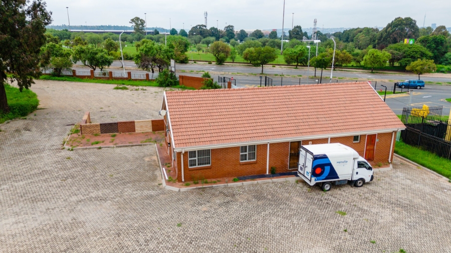 Commercial Property for Sale in Ormonde View Gauteng