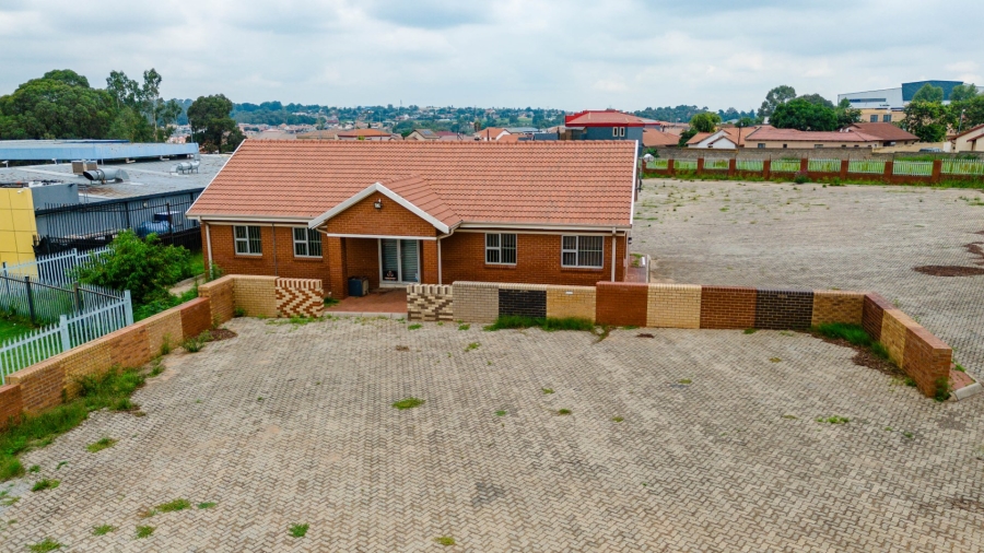 Commercial Property for Sale in Ormonde View Gauteng