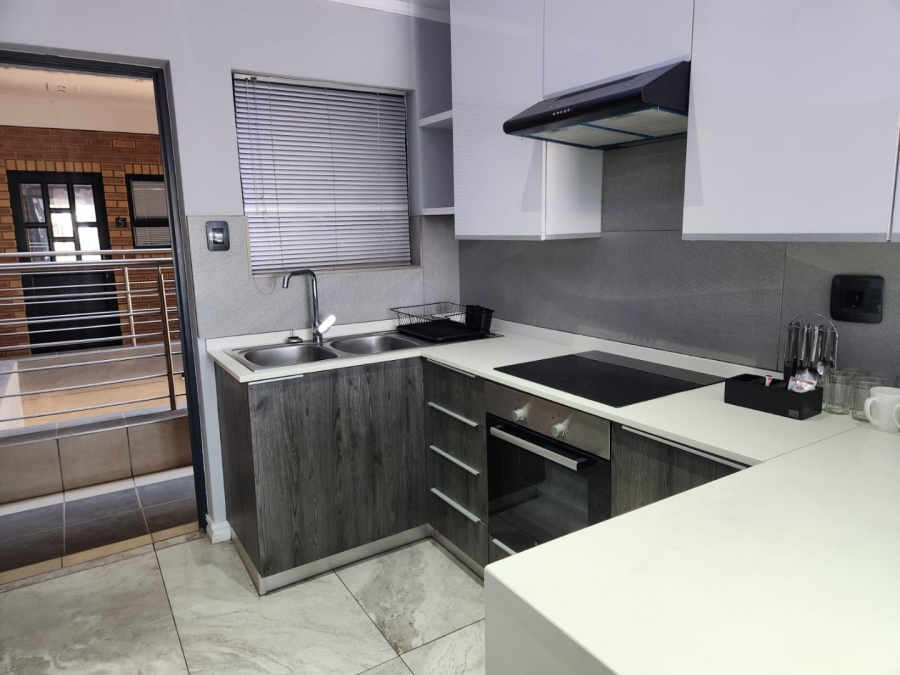 To Let 2 Bedroom Property for Rent in Robertsham Gauteng