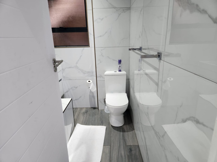 To Let 2 Bedroom Property for Rent in Robertsham Gauteng