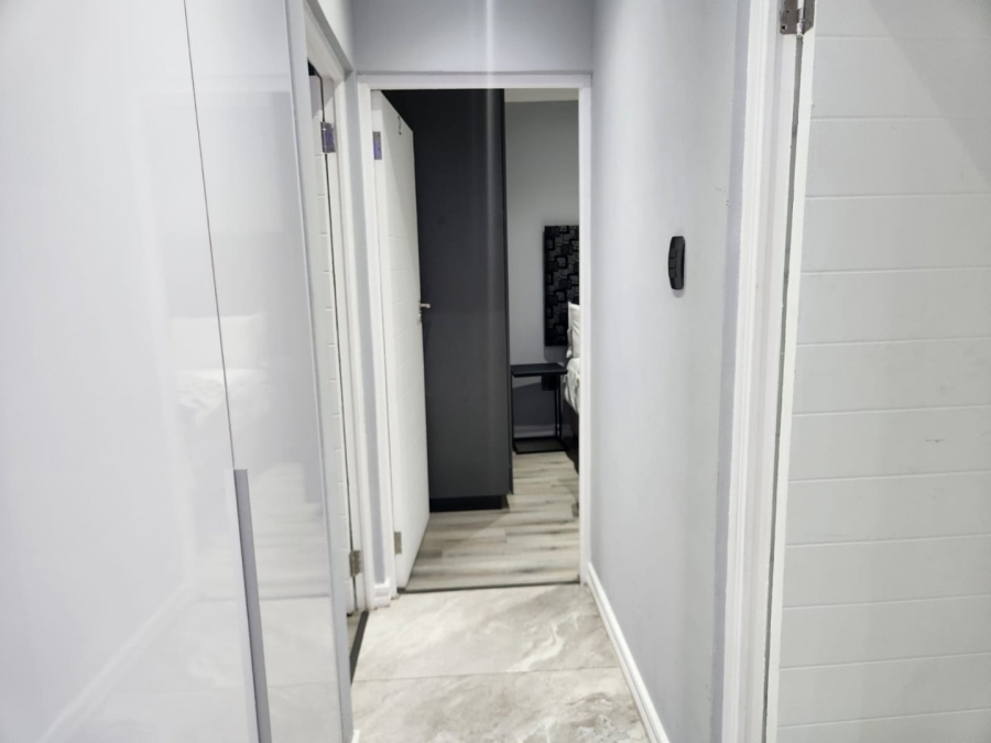 To Let 2 Bedroom Property for Rent in Robertsham Gauteng
