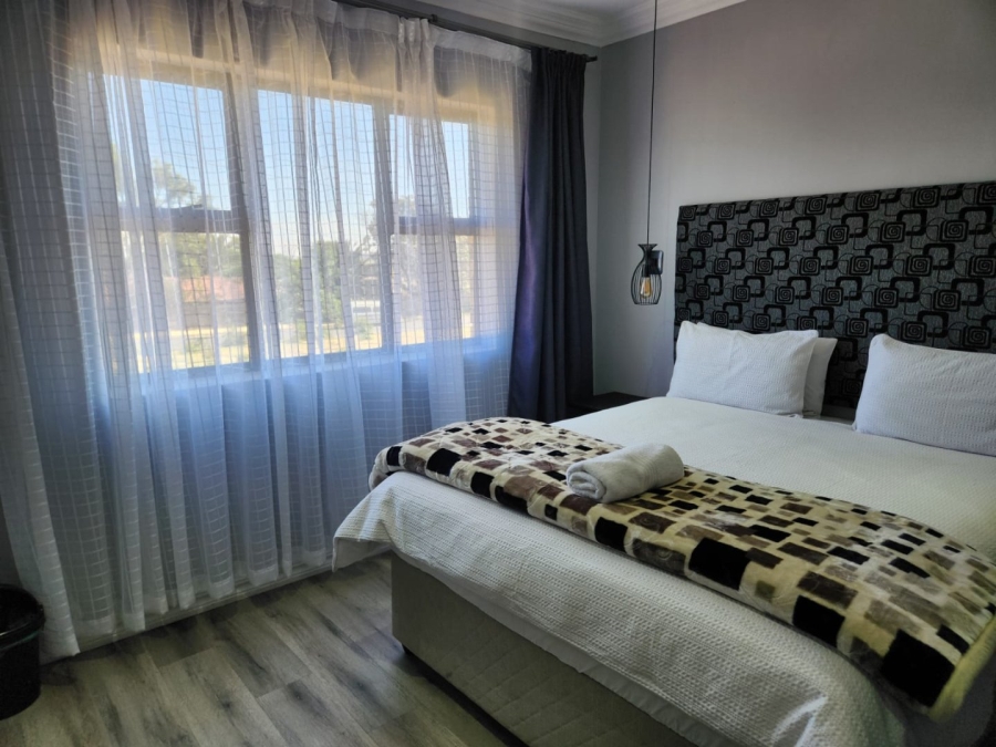 To Let 2 Bedroom Property for Rent in Robertsham Gauteng