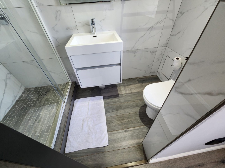 To Let 2 Bedroom Property for Rent in Robertsham Gauteng