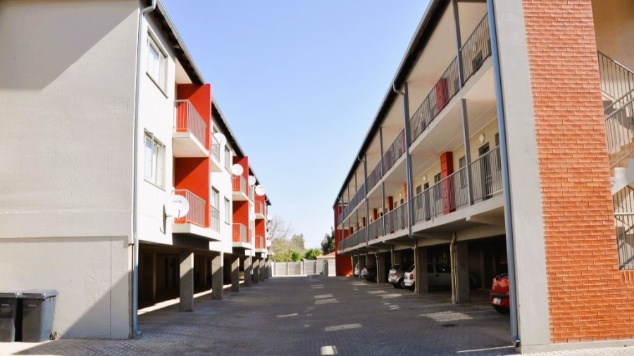 1 Bedroom Property for Sale in Rietfontein SH Gauteng