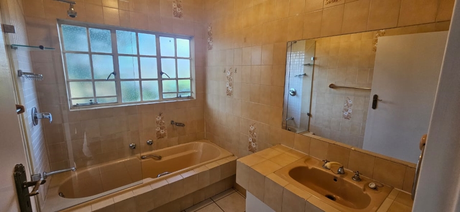 4 Bedroom Property for Sale in Waterkloof Heights Gauteng