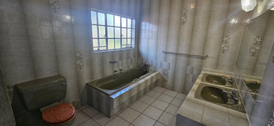 4 Bedroom Property for Sale in Waterkloof Heights Gauteng