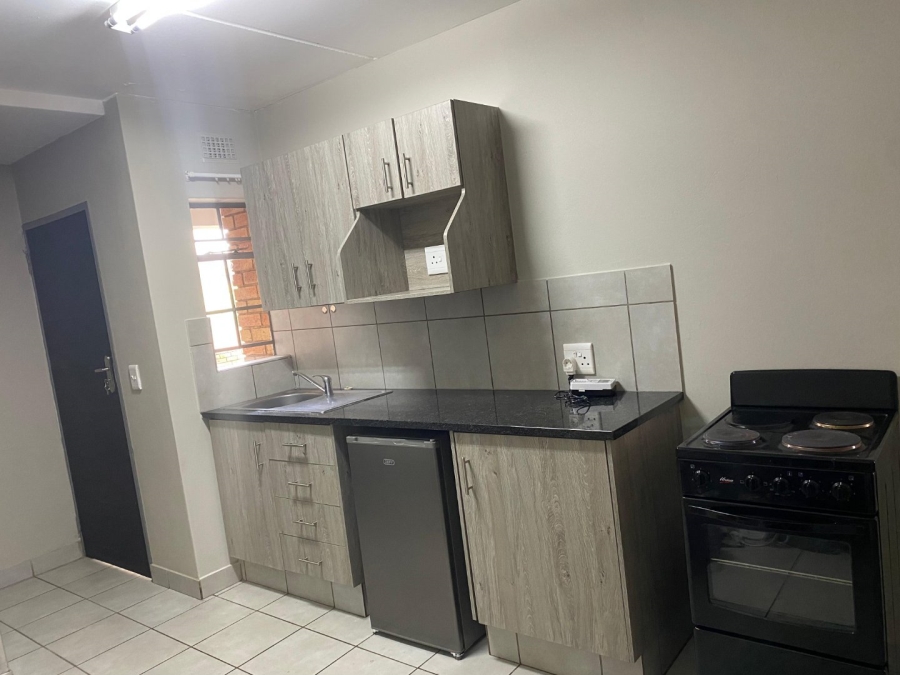 1 Bedroom Property for Sale in Heuweloord Gauteng