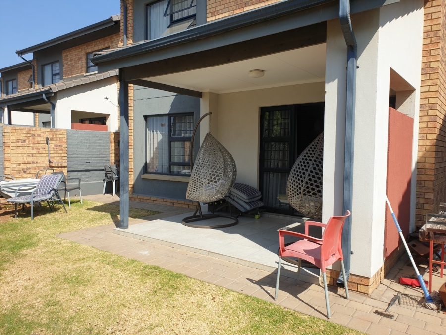 3 Bedroom Property for Sale in Amberfield Gauteng