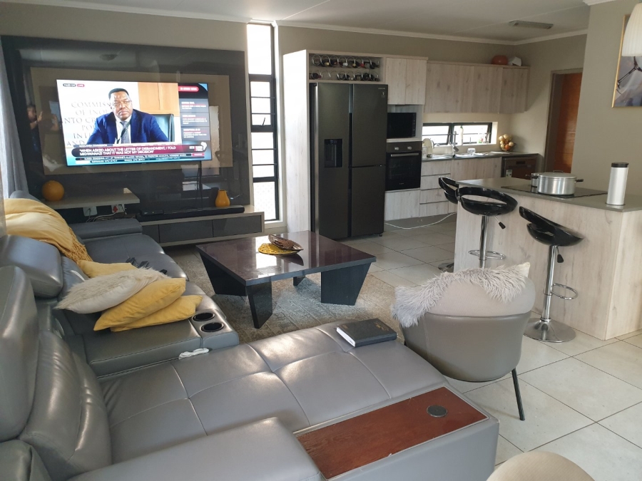 3 Bedroom Property for Sale in Amberfield Gauteng