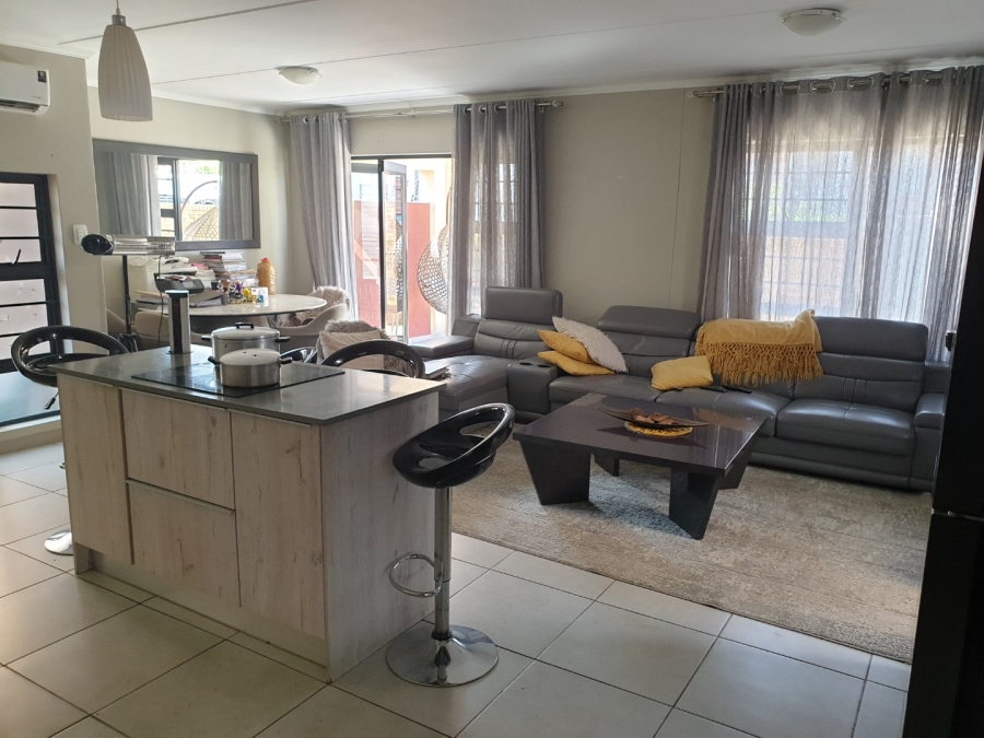 3 Bedroom Property for Sale in Amberfield Gauteng