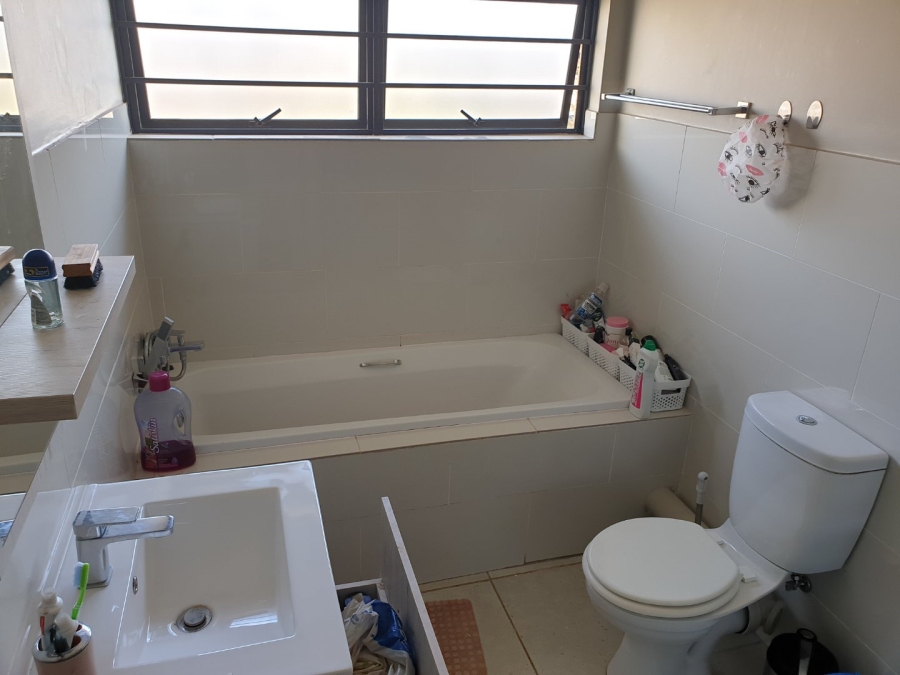 3 Bedroom Property for Sale in Amberfield Gauteng