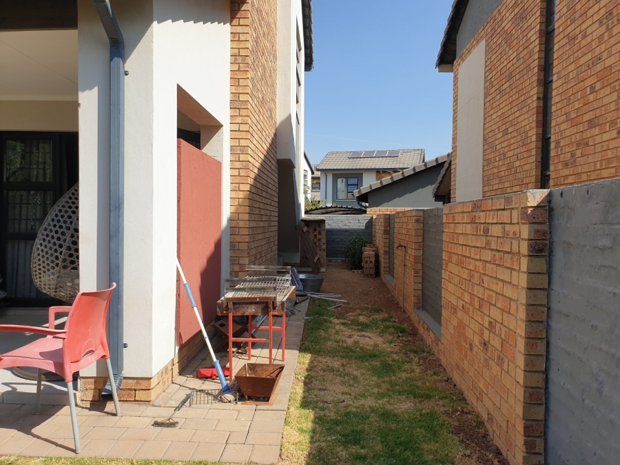 3 Bedroom Property for Sale in Amberfield Gauteng