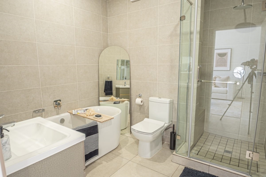  Bedroom Property for Sale in Greenstone Hill Gauteng