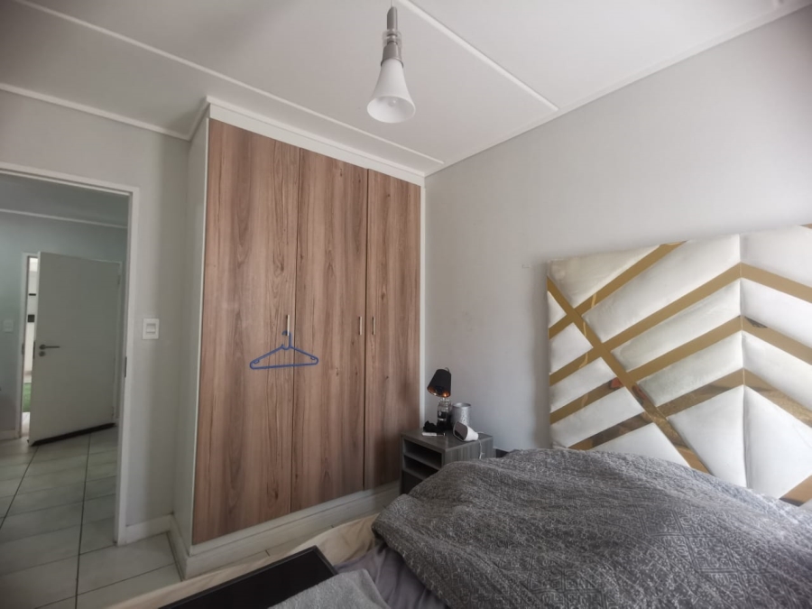 To Let 1 Bedroom Property for Rent in Linbro Park Gauteng