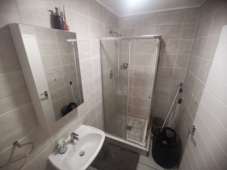 To Let 1 Bedroom Property for Rent in Linbro Park Gauteng