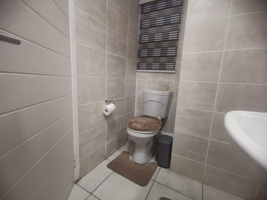 To Let 1 Bedroom Property for Rent in Linbro Park Gauteng