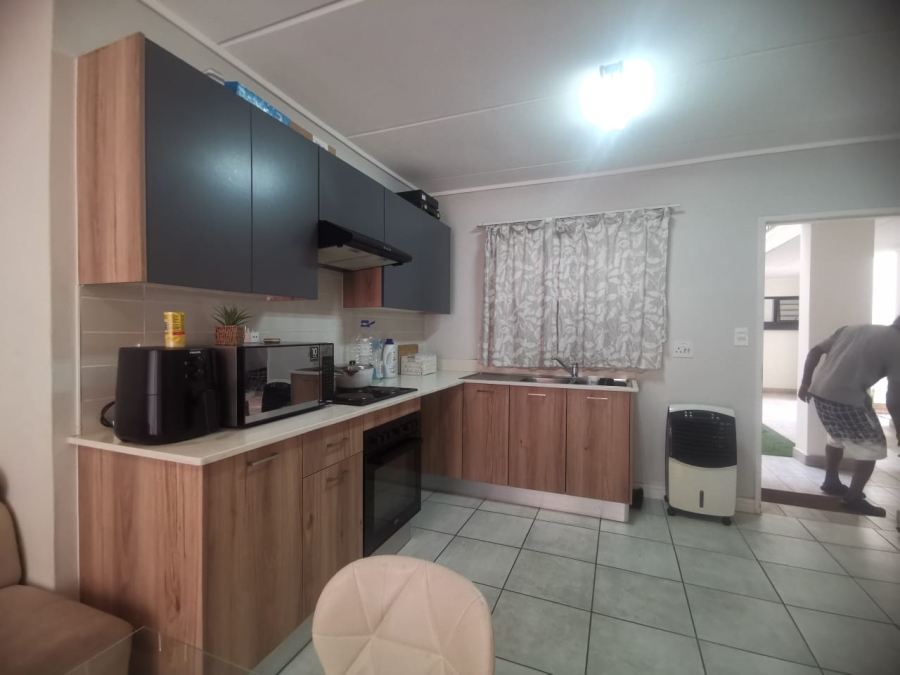 To Let 1 Bedroom Property for Rent in Linbro Park Gauteng