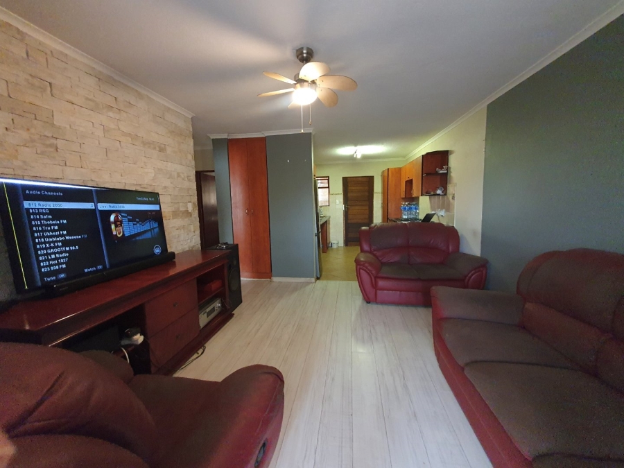 2 Bedroom Property for Sale in Montana Tuine Gauteng