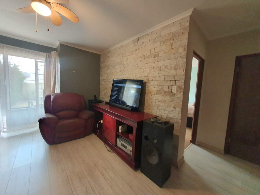 2 Bedroom Property for Sale in Montana Tuine Gauteng