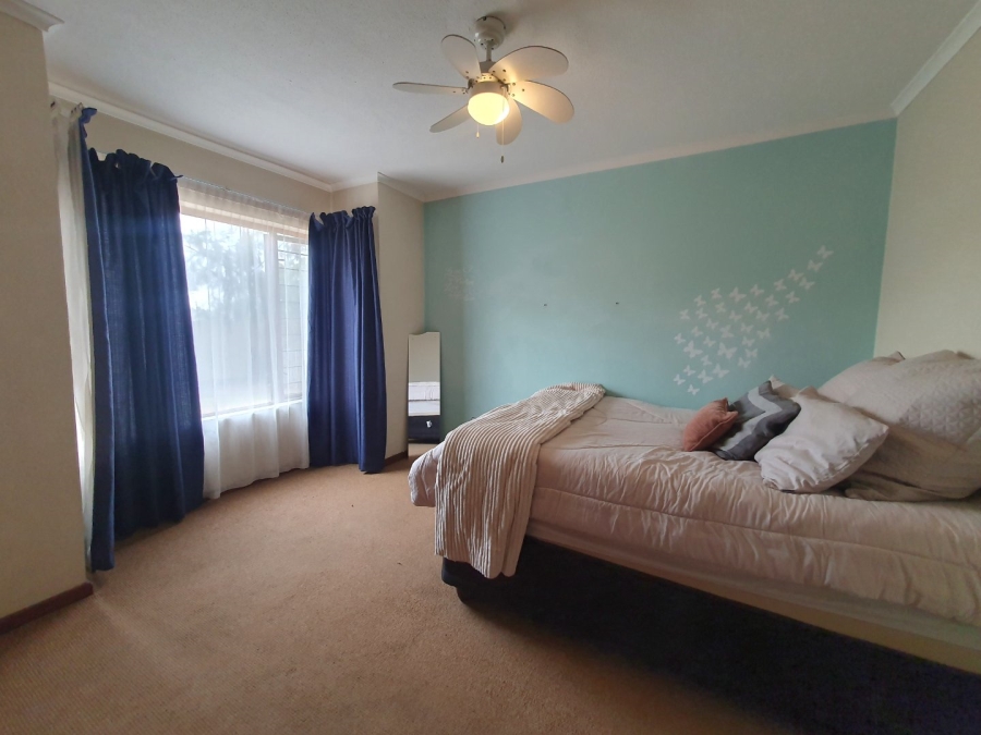 2 Bedroom Property for Sale in Montana Tuine Gauteng