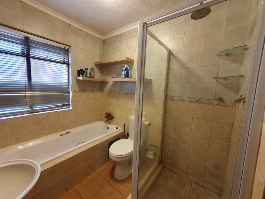 2 Bedroom Property for Sale in Montana Tuine Gauteng