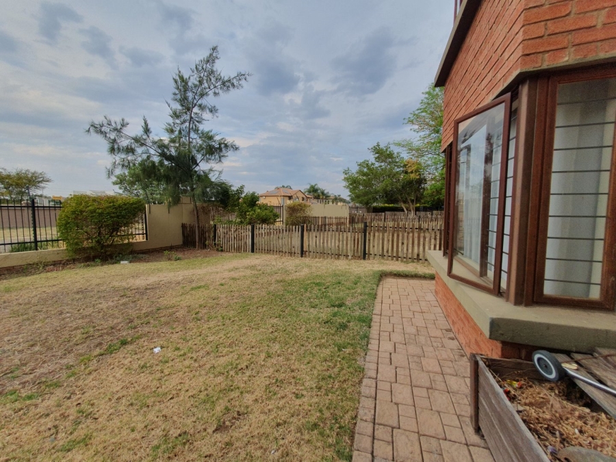 2 Bedroom Property for Sale in Montana Tuine Gauteng