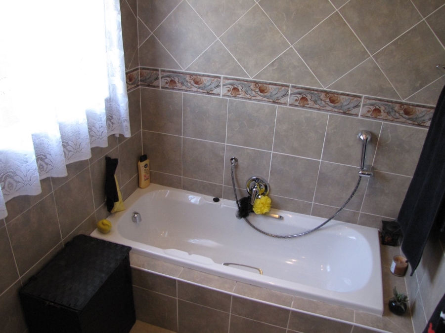 3 Bedroom Property for Sale in Pomona Gauteng