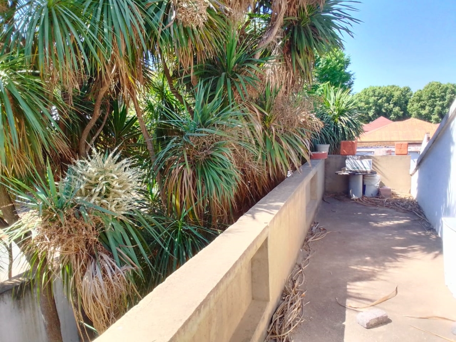 6 Bedroom Property for Sale in Judiths Paarl Gauteng