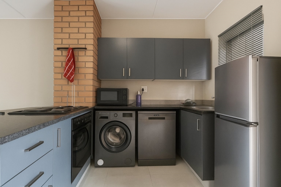 2 Bedroom Property for Sale in Vorna Valley Gauteng
