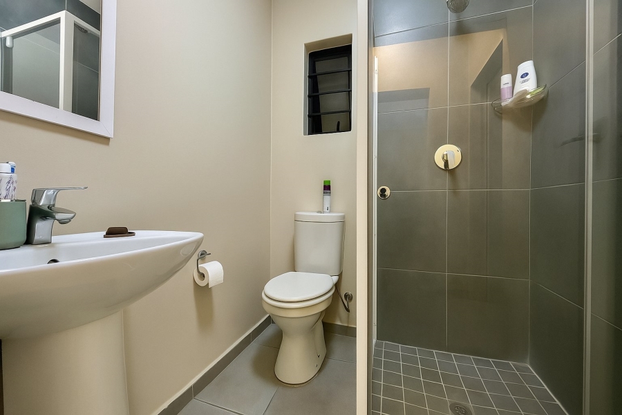 2 Bedroom Property for Sale in Vorna Valley Gauteng