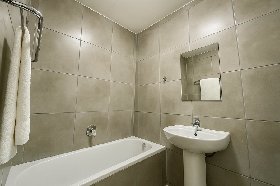 2 Bedroom Property for Sale in Vorna Valley Gauteng