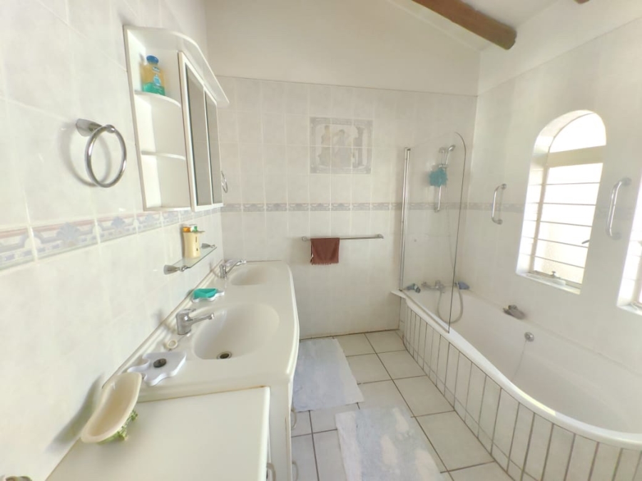 To Let 3 Bedroom Property for Rent in Bryanston Gauteng